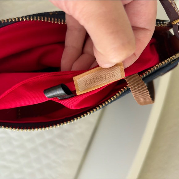 Dooney & Bourke Gretta Everyday Crossbody - Picture 9 of 10